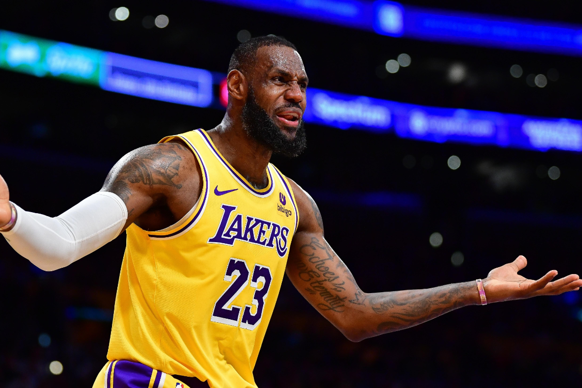 包含社区盾倒计时，波士顿凯尔特人转会期豪取连胜，细节引发关注，气氛紧张，年轻球员得到机会的词条