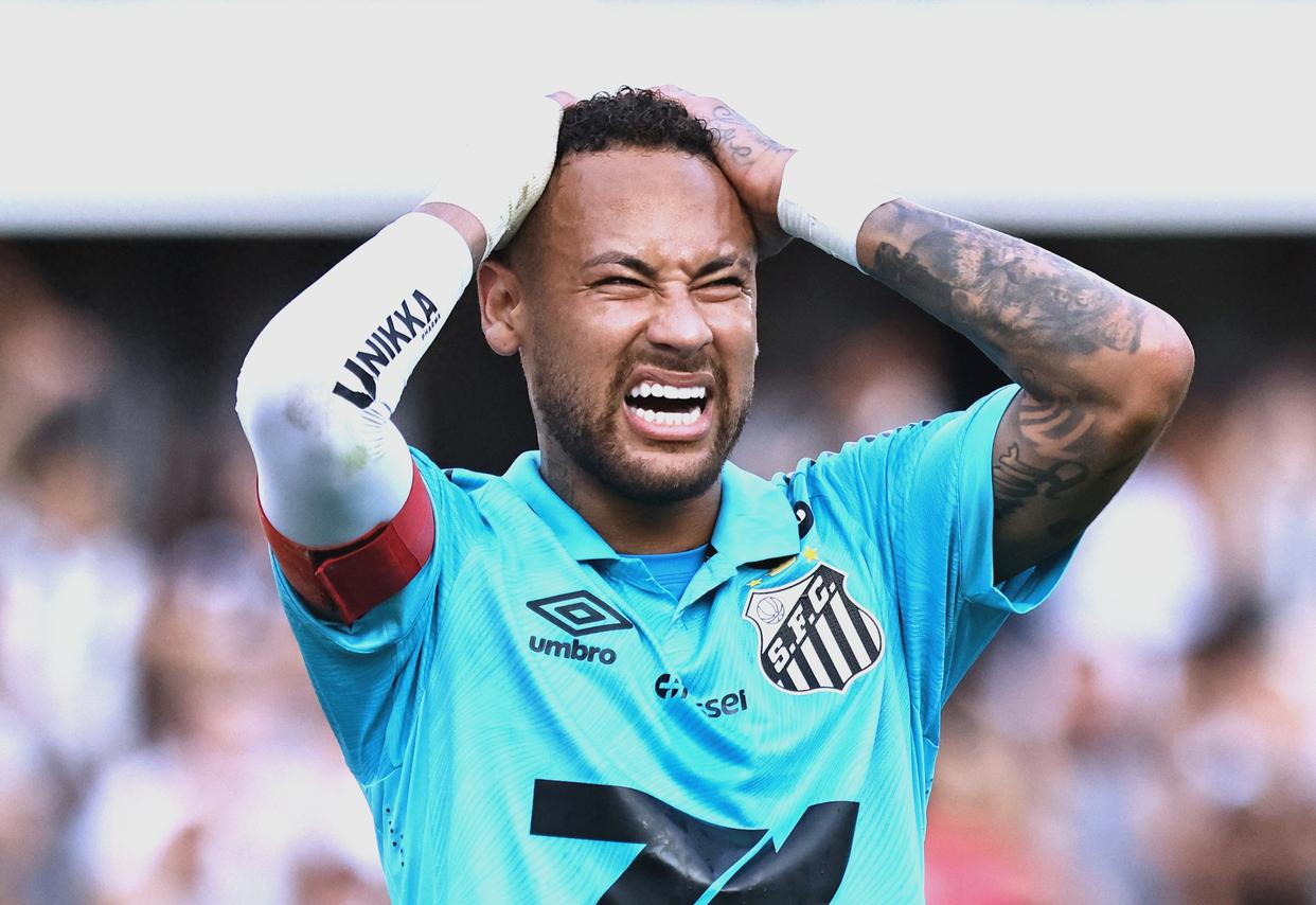 内马尔回归赛场,精彩发挥首场状态亮眼,加拿大队观众沸腾!的简单介绍